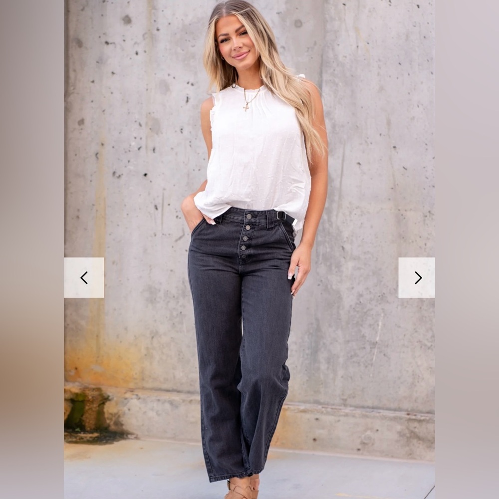 KanCan Black Button Fly Wide Leg Denim Jeans. Size 11/29.